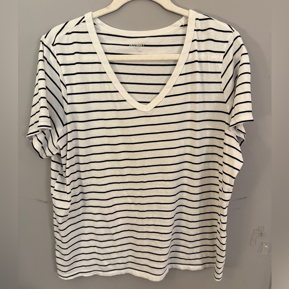 Universal Thread Black and White Striped Tee